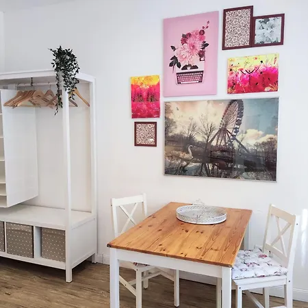 Gemuetliches Mit Garten I Parkplatz I 10 Min Zur Altstadt דירה קובלנץ