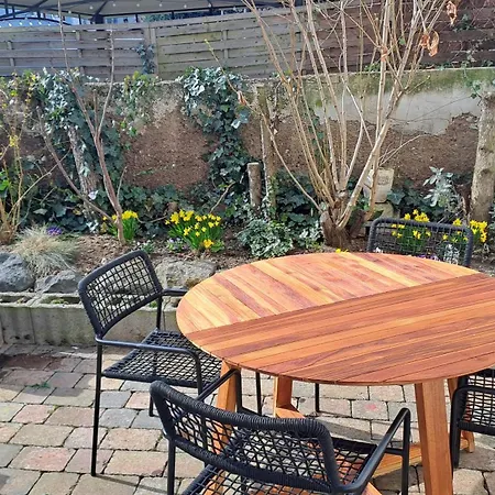 Gemuetliches Mit Garten I Parkplatz I 10 Min Zur Altstadt דירה