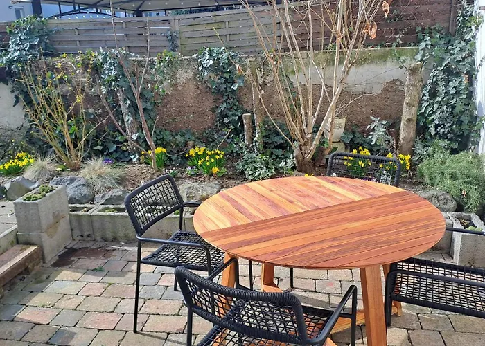 Gemuetliches Mit Garten I Parkplatz I 10 Min Zur Altstadt Apartman